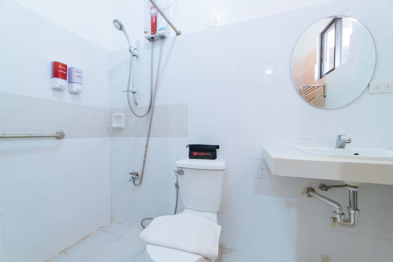 Reddoorz Plus @ San Roque Roxas City Bagian luar foto